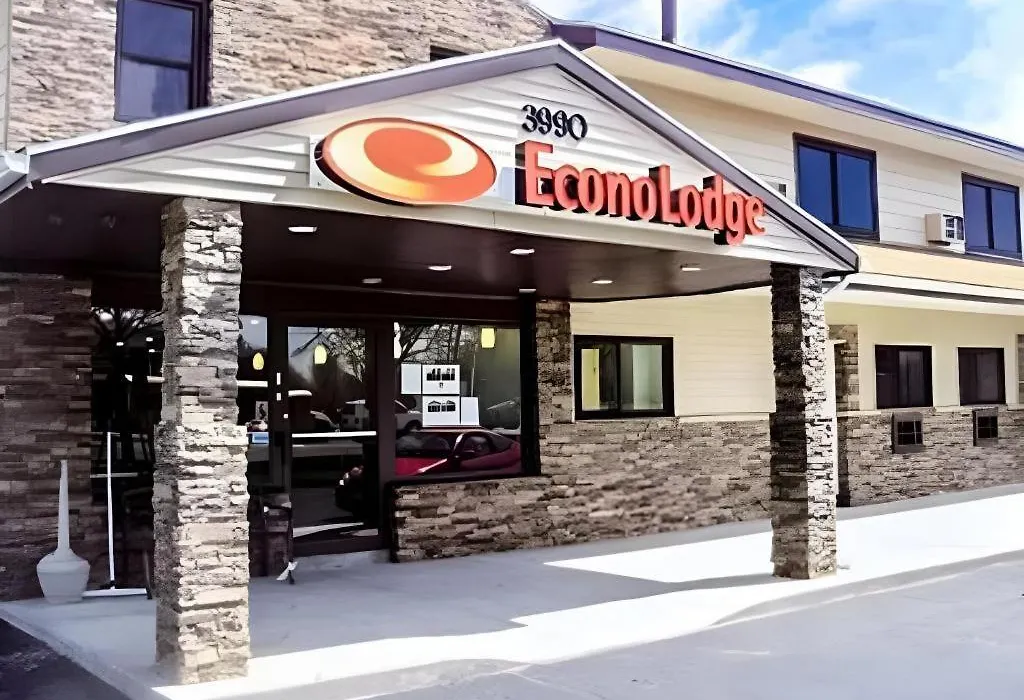 Econo Lodge Rochester I-90 & I-390-1